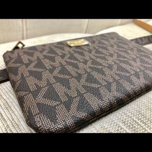 Michael Kors Fanny Pack Belt Bag Medium